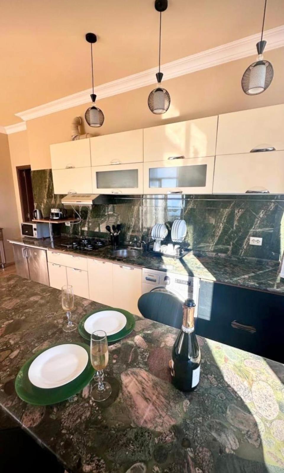 Gio Apartment Батуми Екстериор снимка